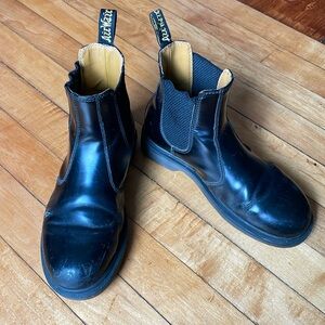 Dr. Marten’s Black 2976 Chelsea Boots Smooth Leather